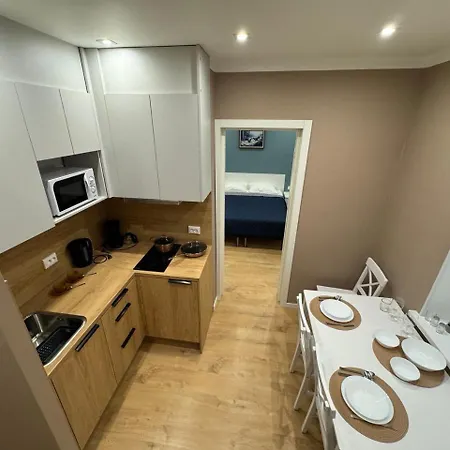 Apartment By The Bar *